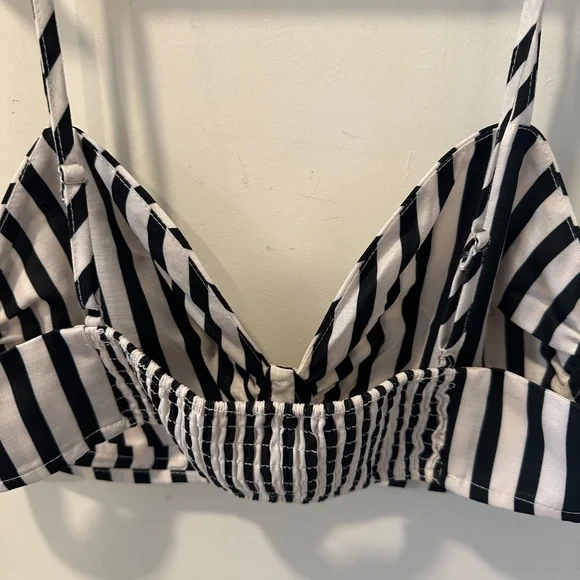 COMMENSE OFFICIAL LONG SLEEVE STRIPE TOP AND BRALETTE - Picture 7 of 7